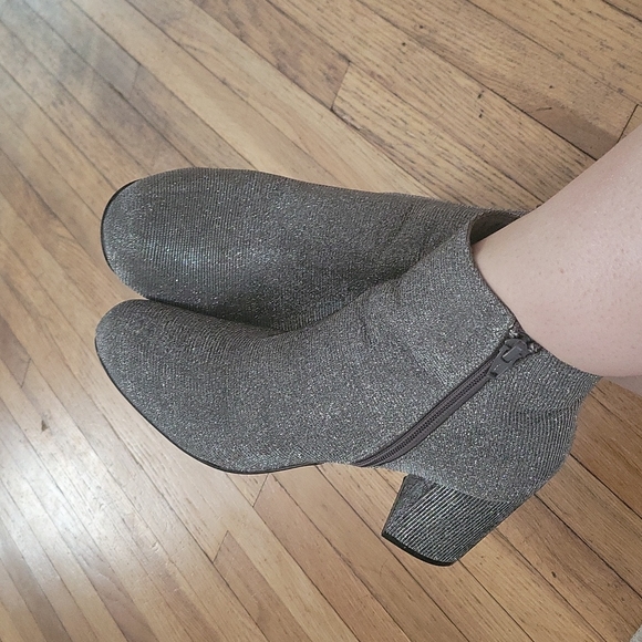 Sparkly booties - Picture 1 of 4